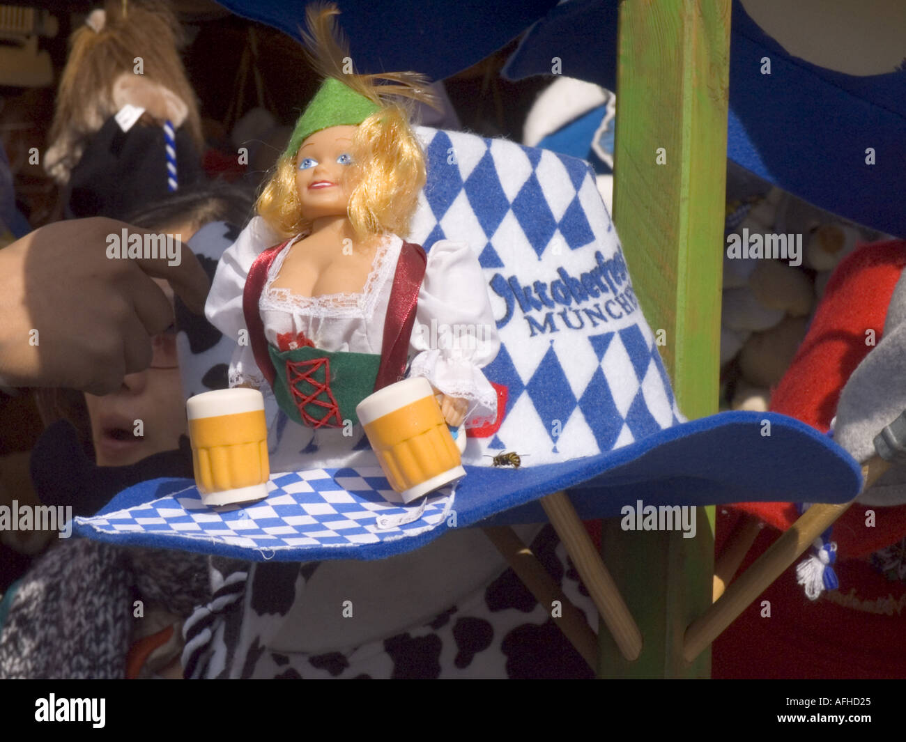 Monaco di Baviera - Festa della birra Oktoberfest di divertimenti in costume Foto Stock