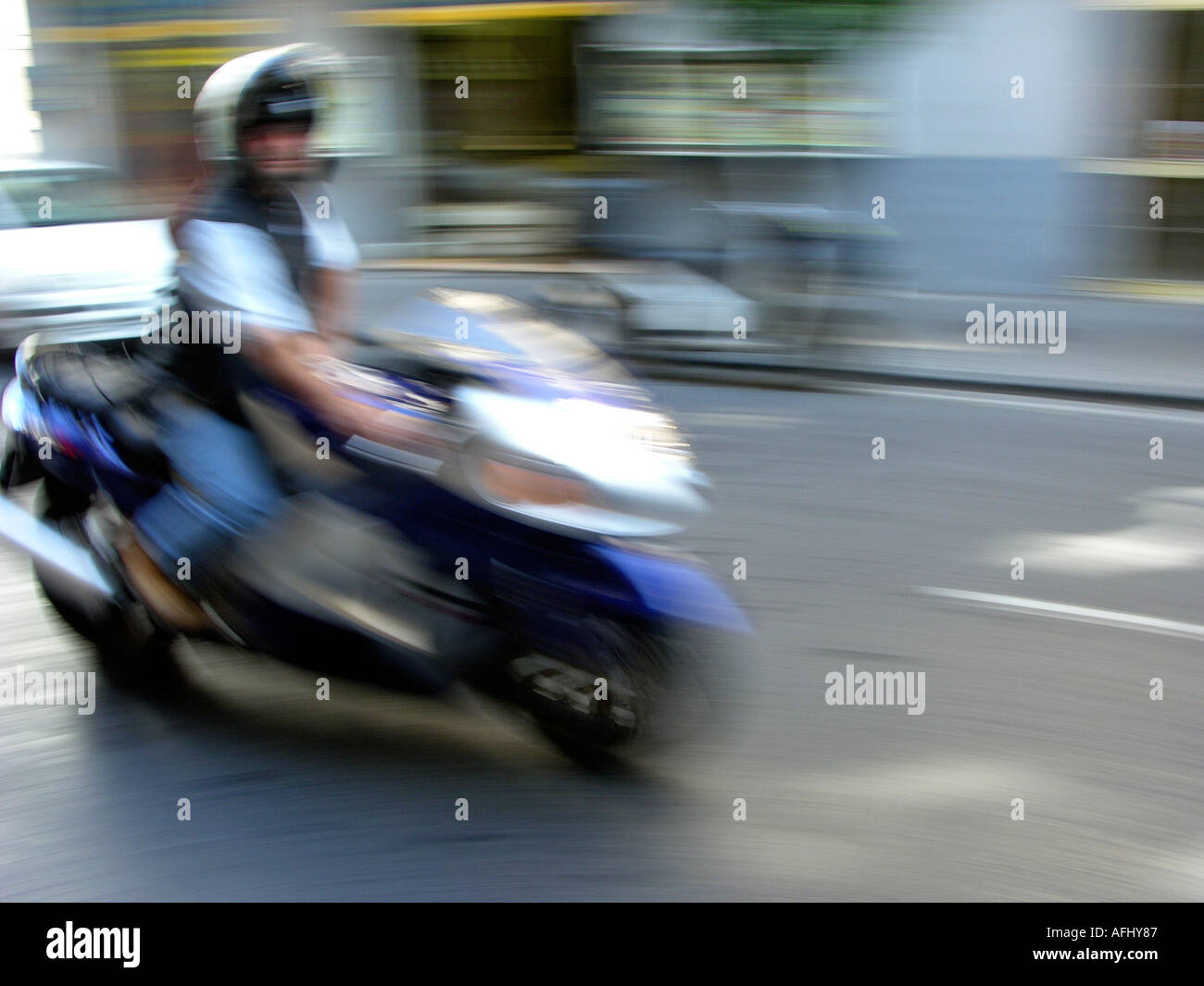 L'uomo sul motociclo in sorrento campania italia Foto Stock