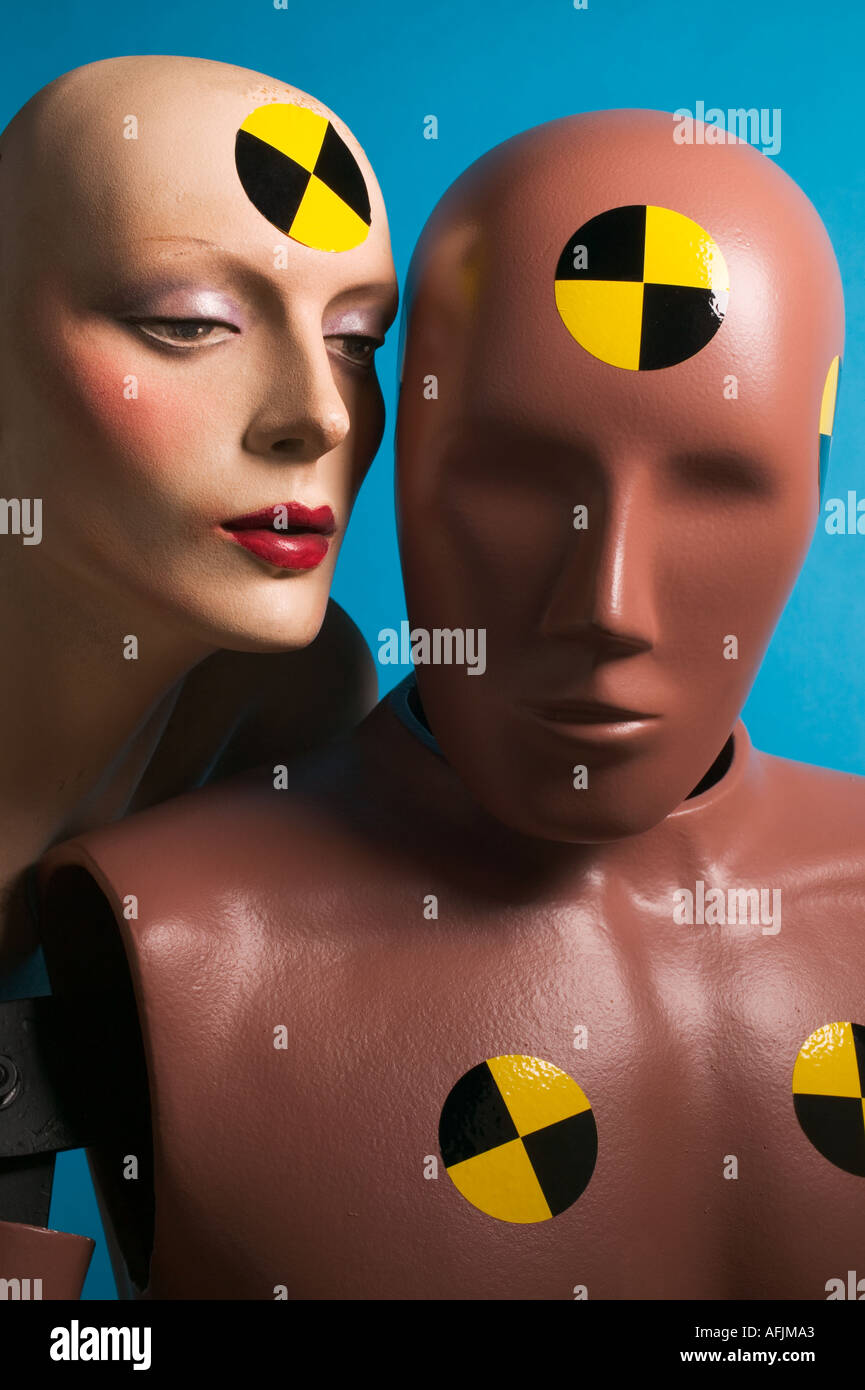Crash test di coppia dummy dummy s nell'amore Foto Stock