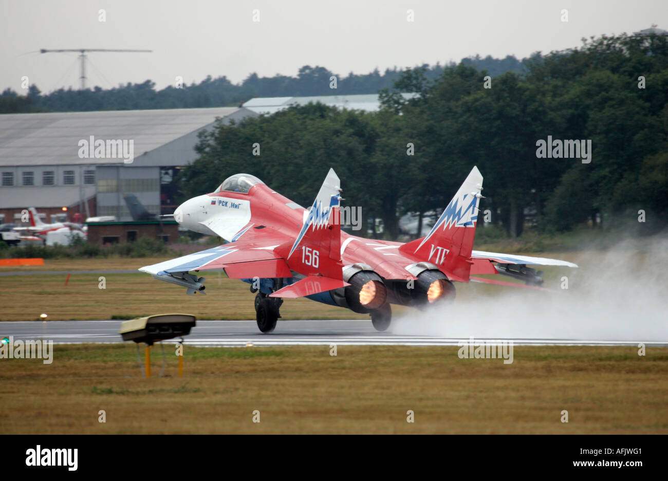 Fulcro russo MIG 29M OVT jet da combattimento a Farnborough 2006 air show. Foto Stock