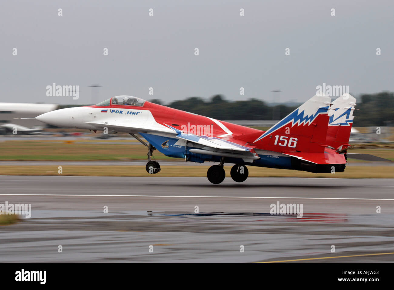 Fulcro russo MIG 29M OVT jet da combattimento a Farnborough 2006 air show. Foto Stock