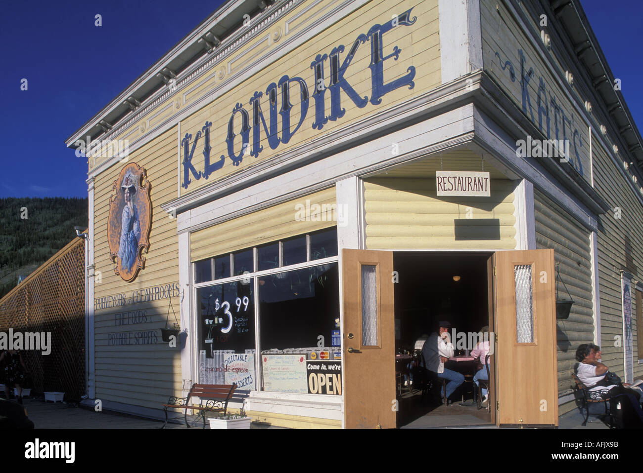 Canada Yukon Territory Dawson City Klondike Kate s restaurant sulla serata estiva Foto Stock