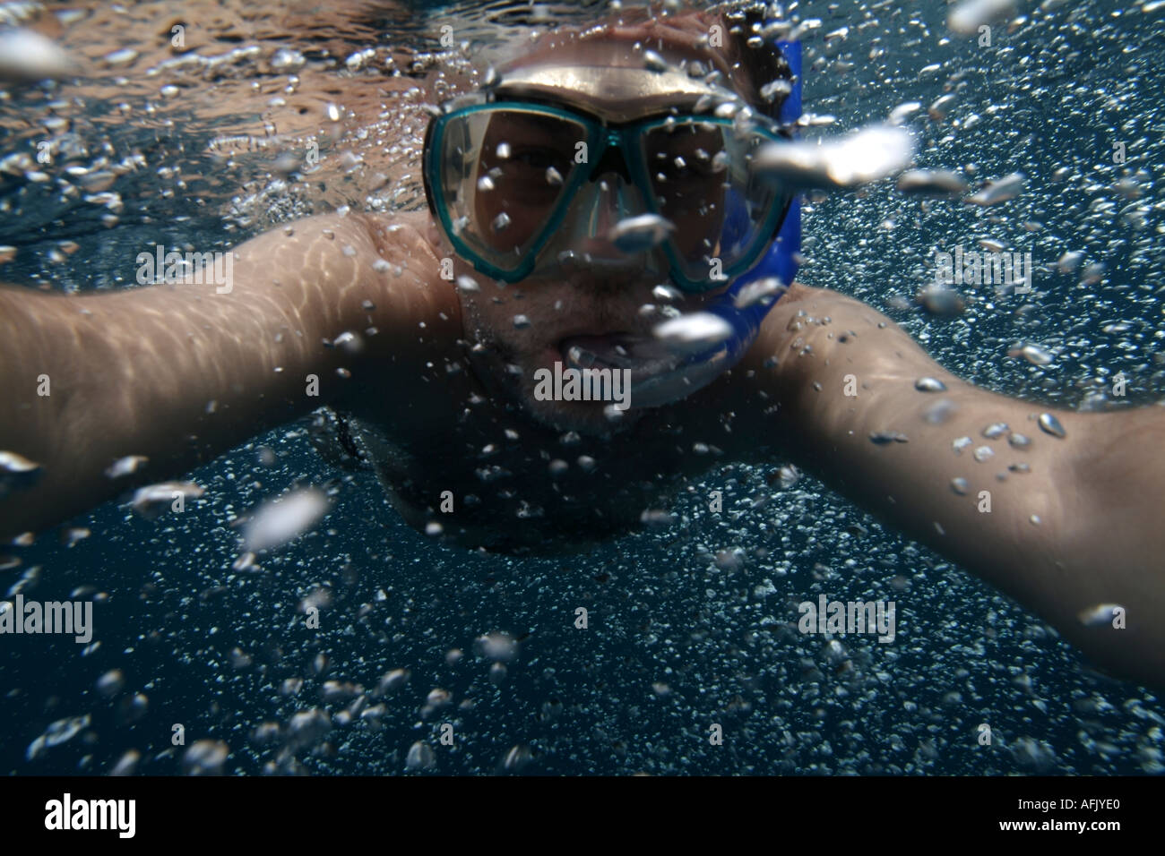 Maldive Faadhippolhu Atoll il cantiere Auto Ritratto di un subacqueo Snorkeler Foto Stock