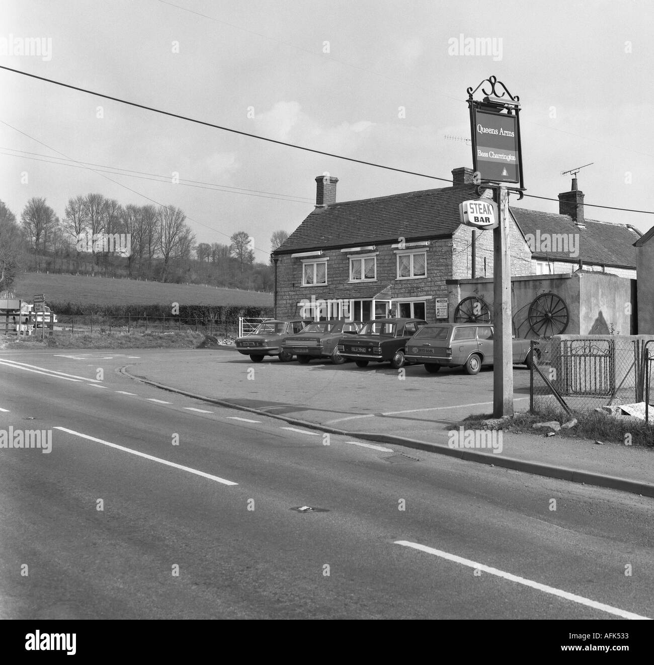 Queens bracci public house wraxhall somerset Inghilterra 1974 in 6x6 Foto Stock