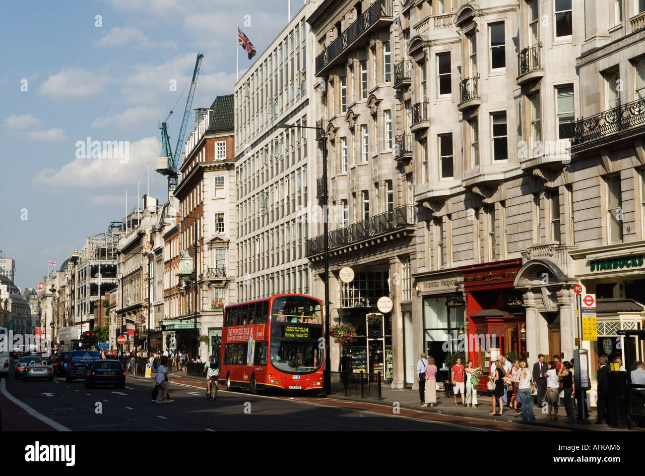 Piccadilly va da Piccadilly Circus a Hyde Park Corner Central London W1 England HOMER SYKES Foto Stock