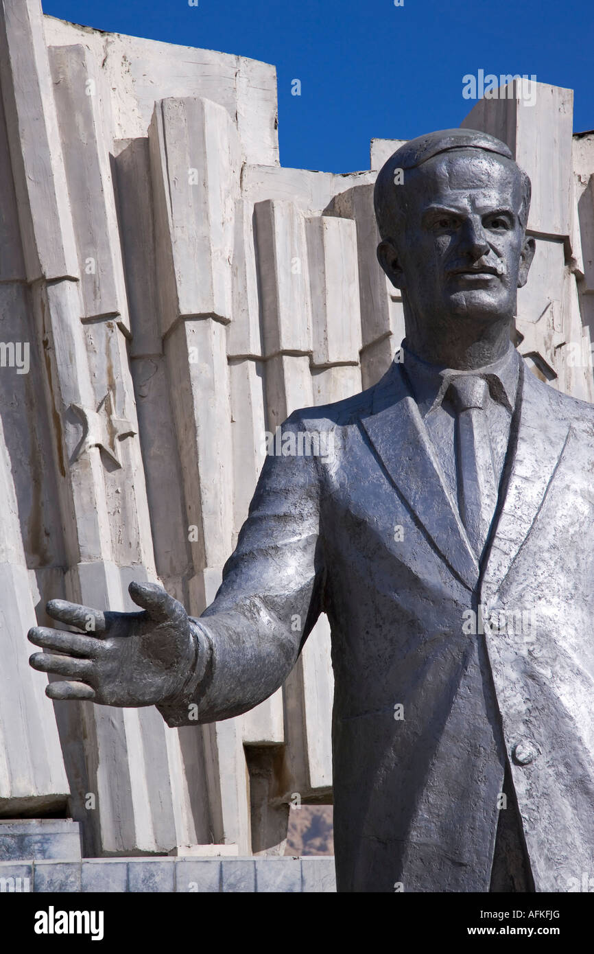 Una gigantesca statua di Hafez al Assad nel centro cittadino di Damasco. Governò la Siria con un pugno di ferro per 34 anni Foto Stock