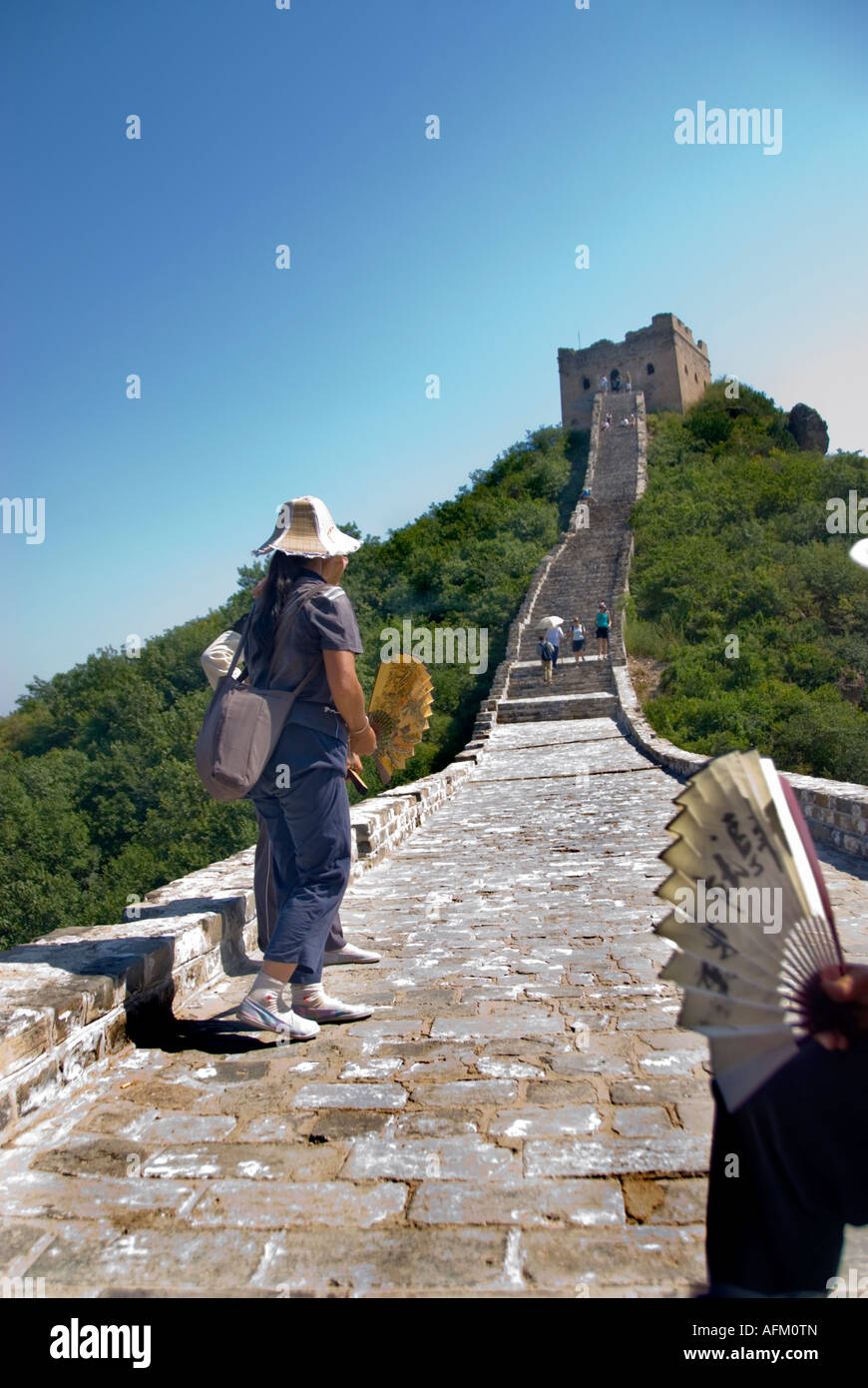 Pechino CINA, Simatai Sezione di 'La grande parete' Cinesi locali donne 'Guide' 'Montagne cinesi' antico monumento Foto Stock