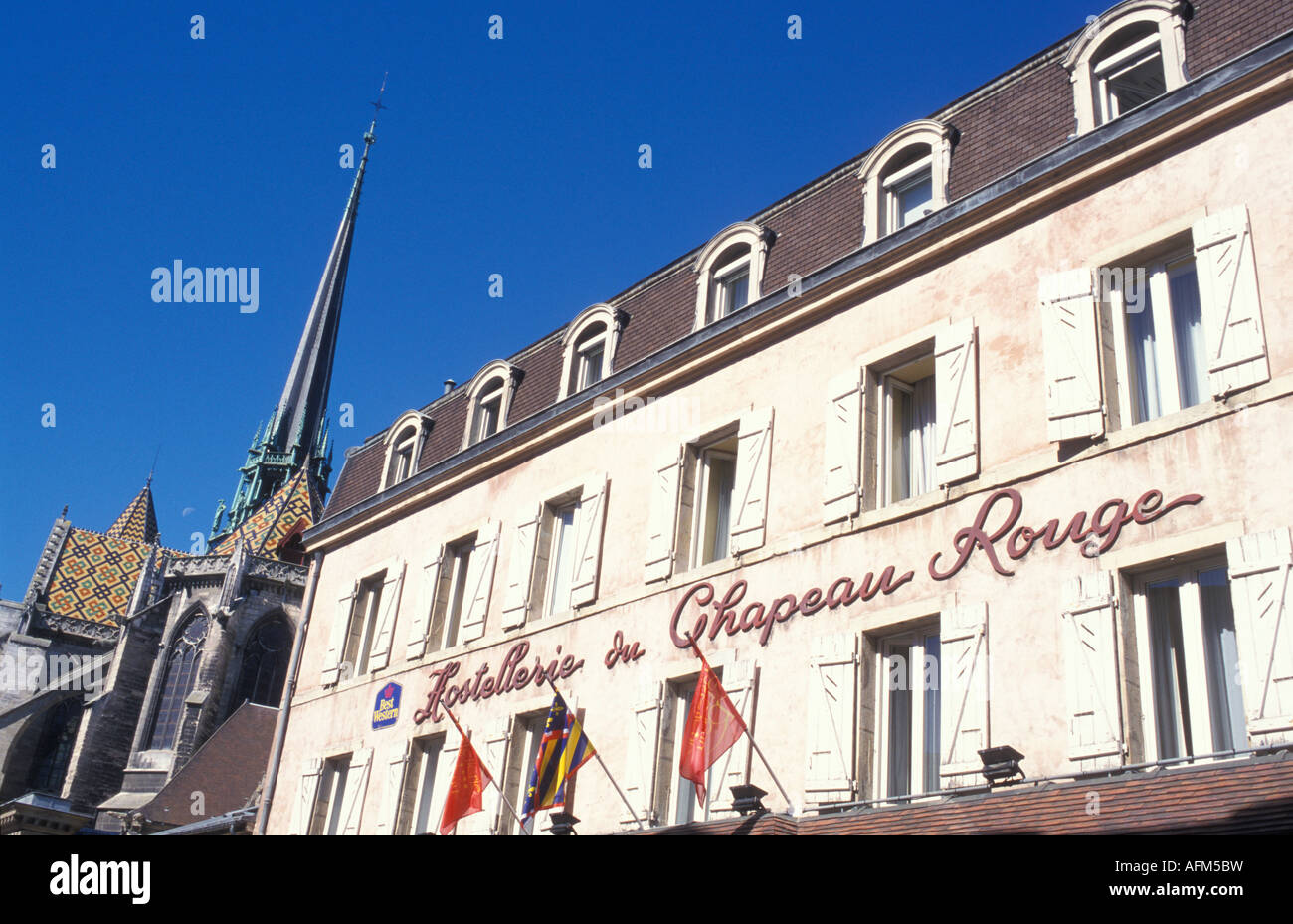 Hotel Du Chapeau Rouge e la chiesa di St benigne di Digione Borgogna Francia Foto Stock