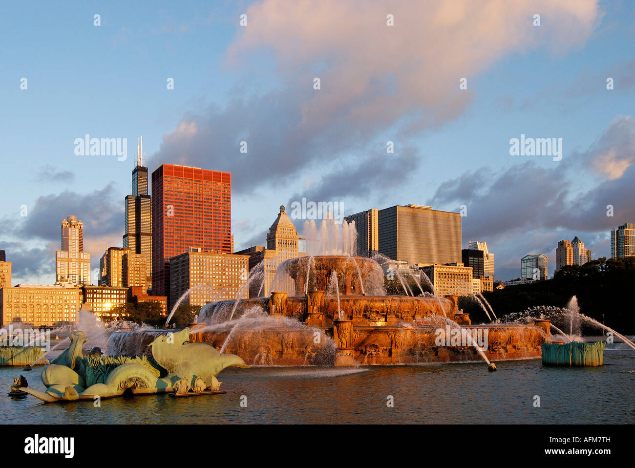 Buckingham Fountain nelle prime ore del mattino. Chicago Illinois USA Foto Stock