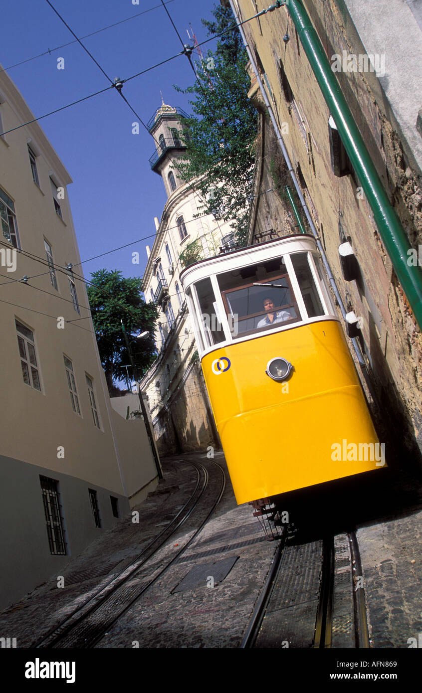 Portogallo Lisbona funicolare a Elevador da Lavra Foto Stock