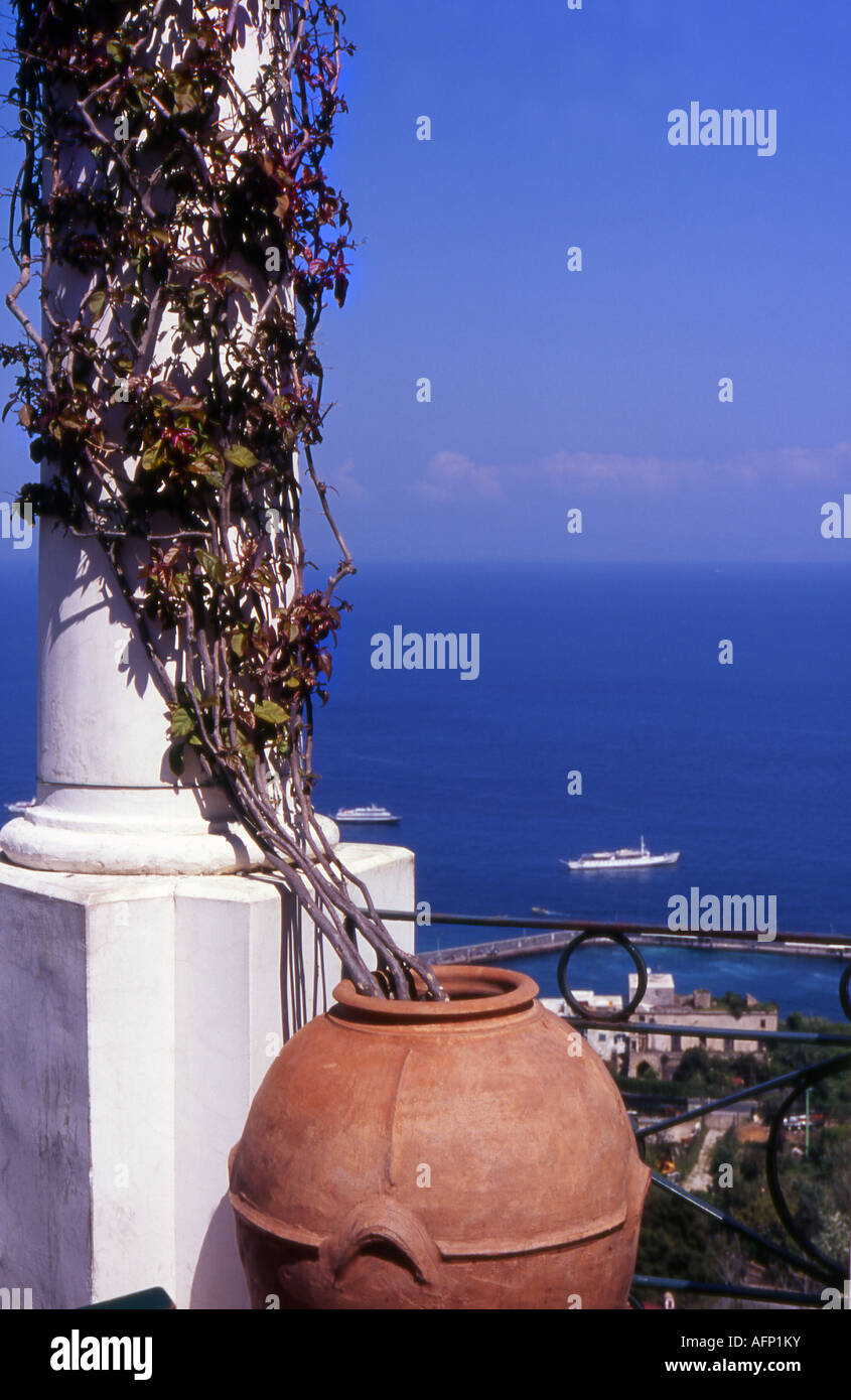 Vista del Mare Tirreno da Capri, Costiera Amalfitana Campania Italia Foto Stock