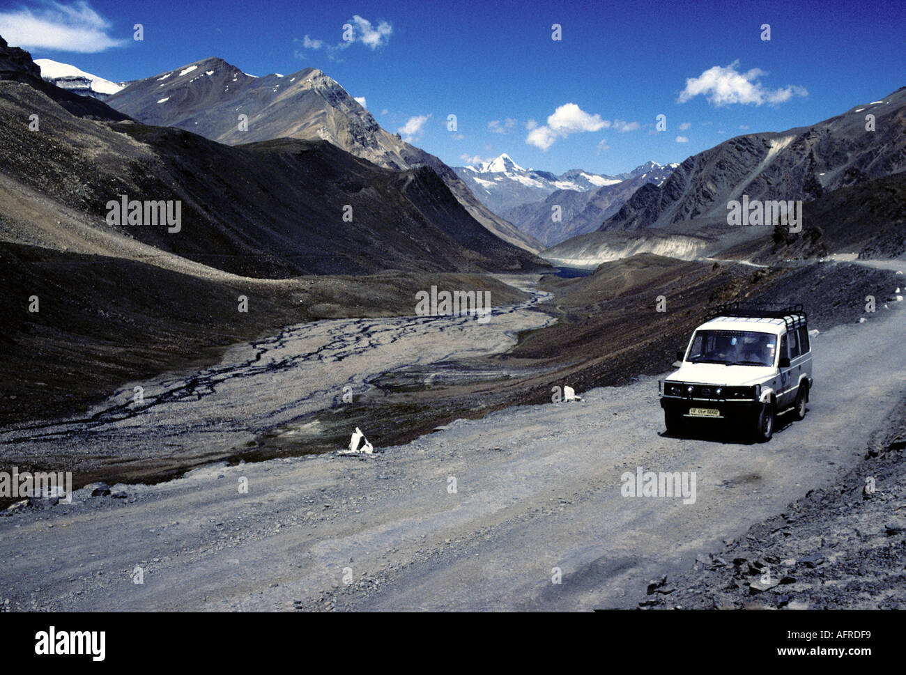 Land Rover Discovery Baralacha Pass Lahaul Himachal Pradesh India Foto Stock