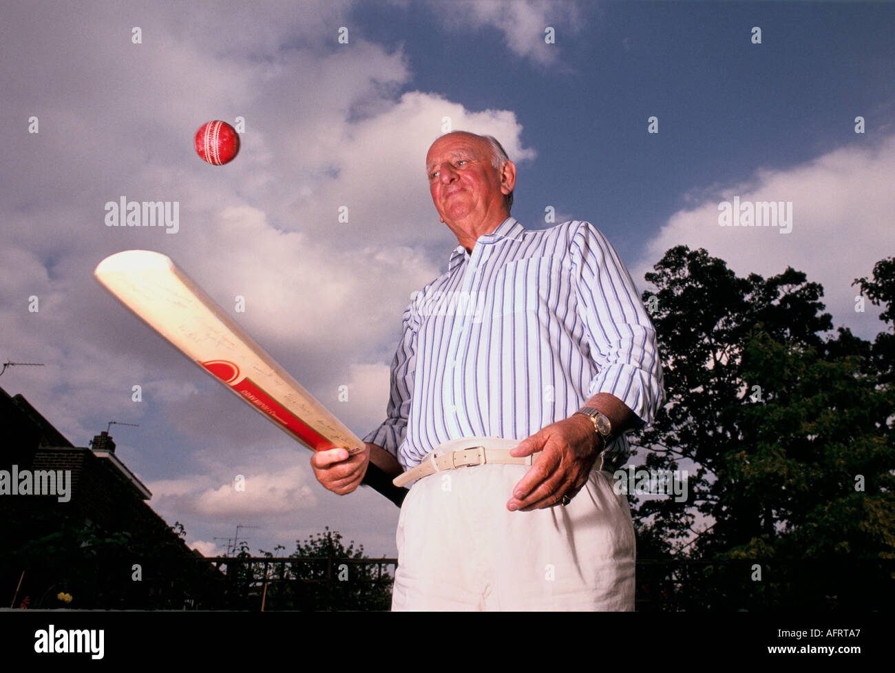 Brian Johnston ritratto britannico cricket commentatore TV e radio personalità 1990s nord di Londra casa UK HOMER SYKES Foto Stock
