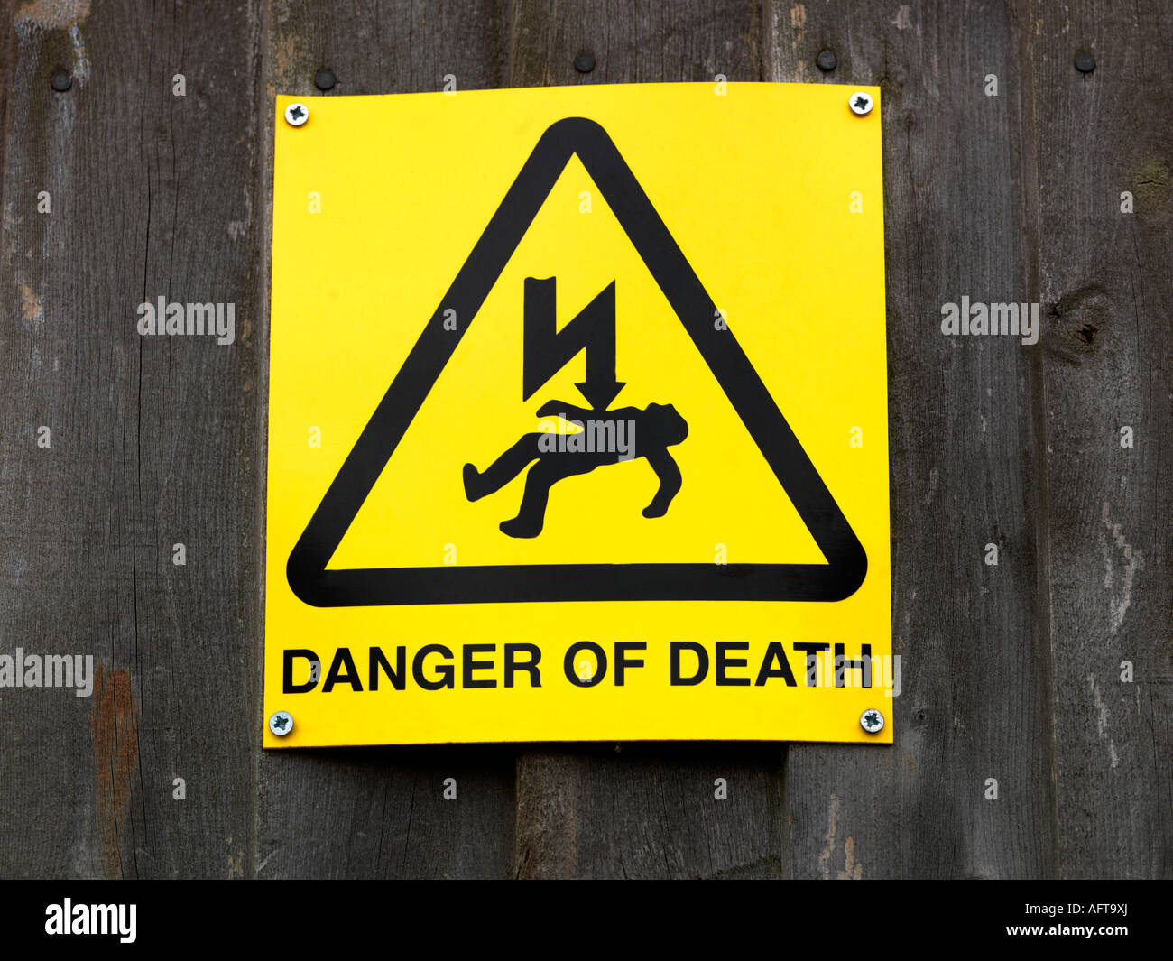 Pericolo di morte simbolo giallo di avvertimento Foto Stock