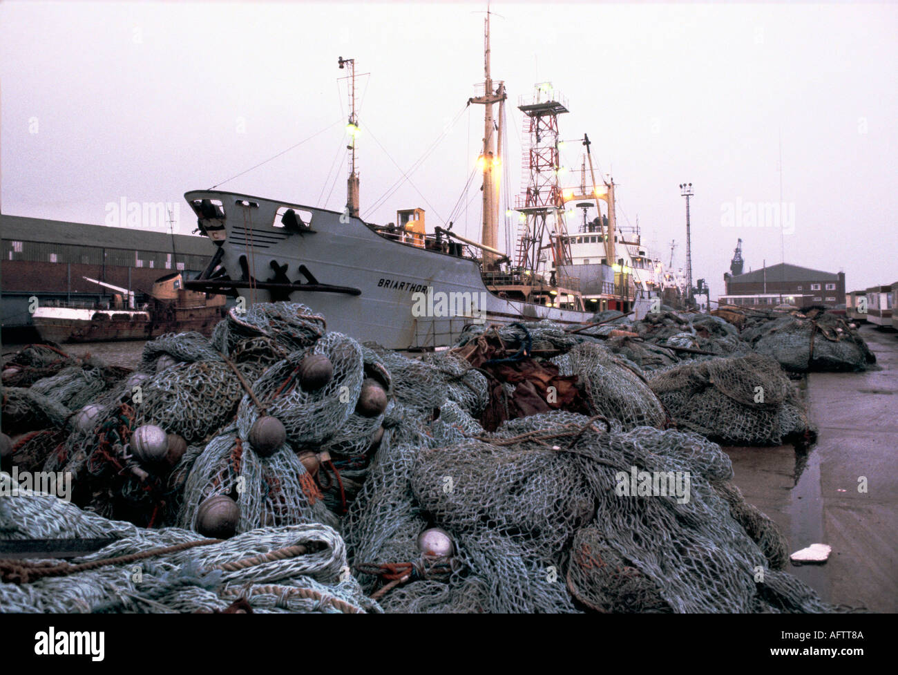 Scafo Albert Docks 1980. Industria della pesca Humberside 1980S UK HOMER SYKES Foto Stock