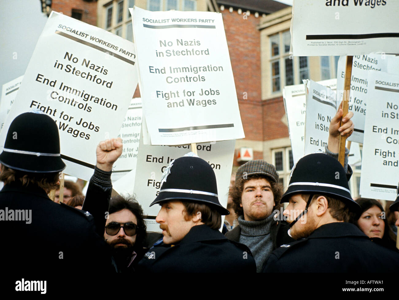 Partito socialista dei lavoratori di manifestare contro il Fronte Nazionale di Birmingham Walsall Regno Unito circa 1985 HOMER SYKES Foto Stock