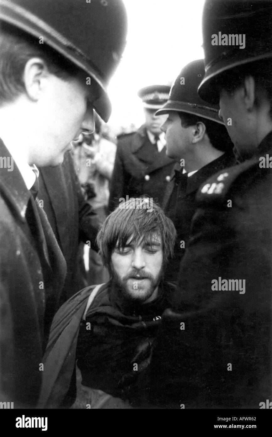 Protester all anti guerra delle Falklands rally Hyde Park Londra 1982 anni ottanta UK HOMER SYKES Foto Stock