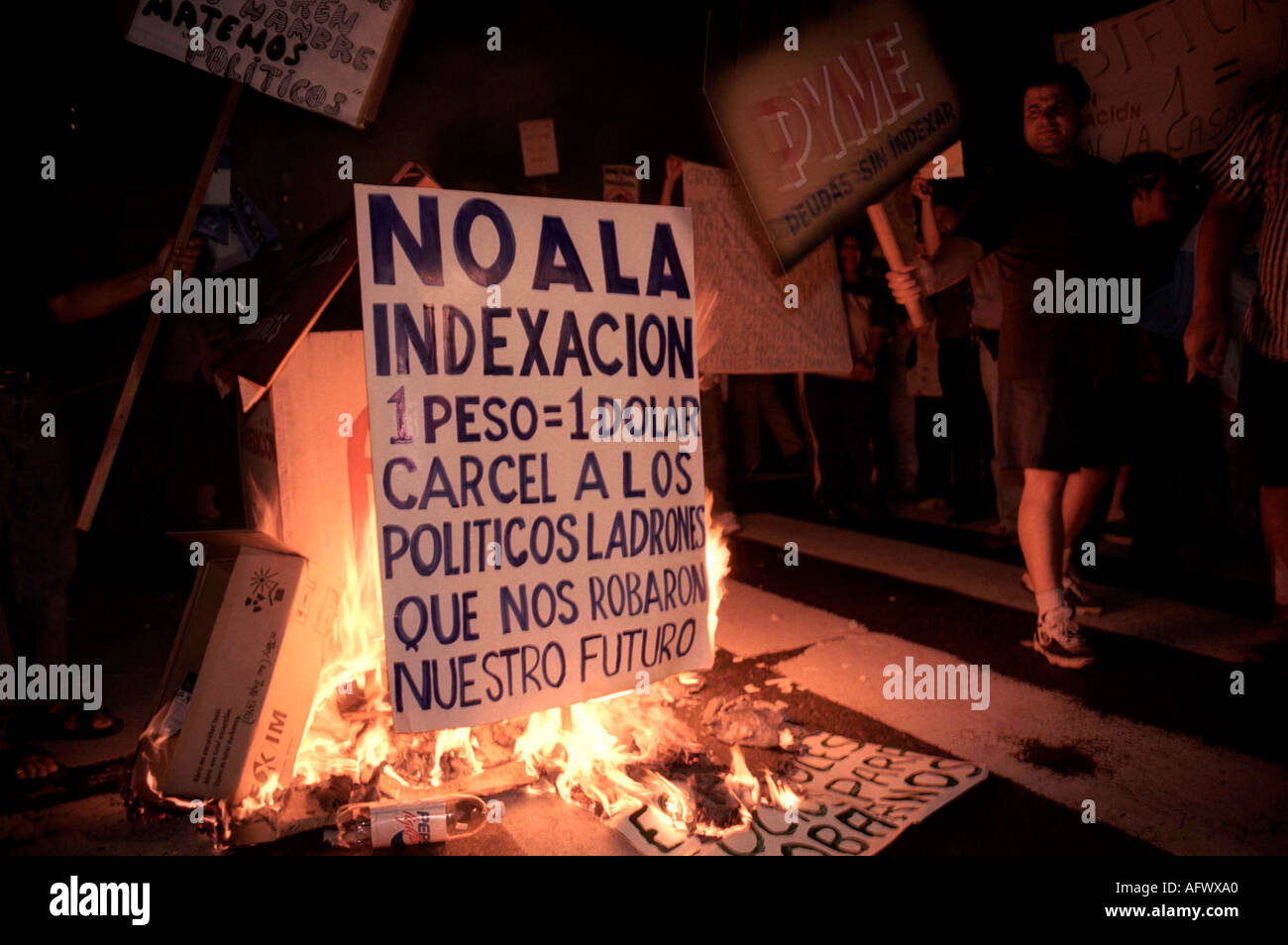 La crisi economica in Buenos Aires Argentina Sud America Plaza de Mayo. 2002. 2000s HOMER SYKES Foto Stock