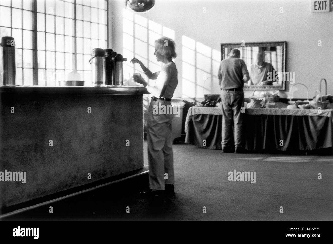 Motel sala colazione self service New Bern North Carolina USA 2000s NOI HOMER SYKES Foto Stock