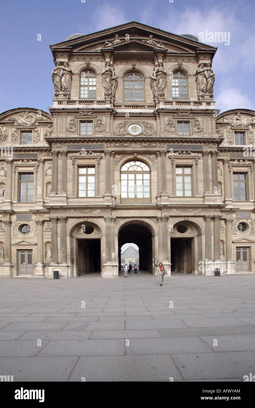 Il Musée du Louvre, Ala Sully, Parigi, Francia Foto Stock
