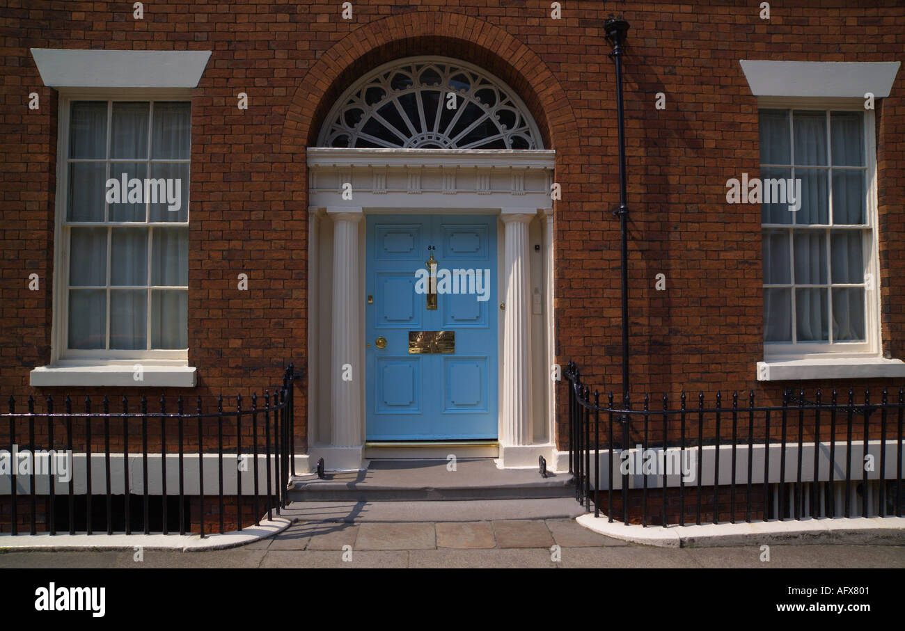 Blu porta georgiana Rodney Street Liverpool England Foto Stock