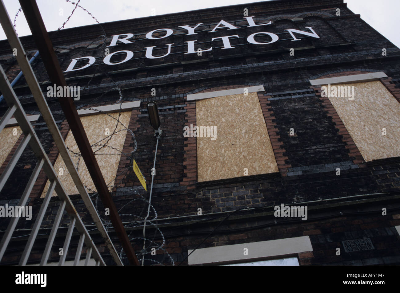 In primo piano della Royal Doulton imbarcati Windows Foto Stock