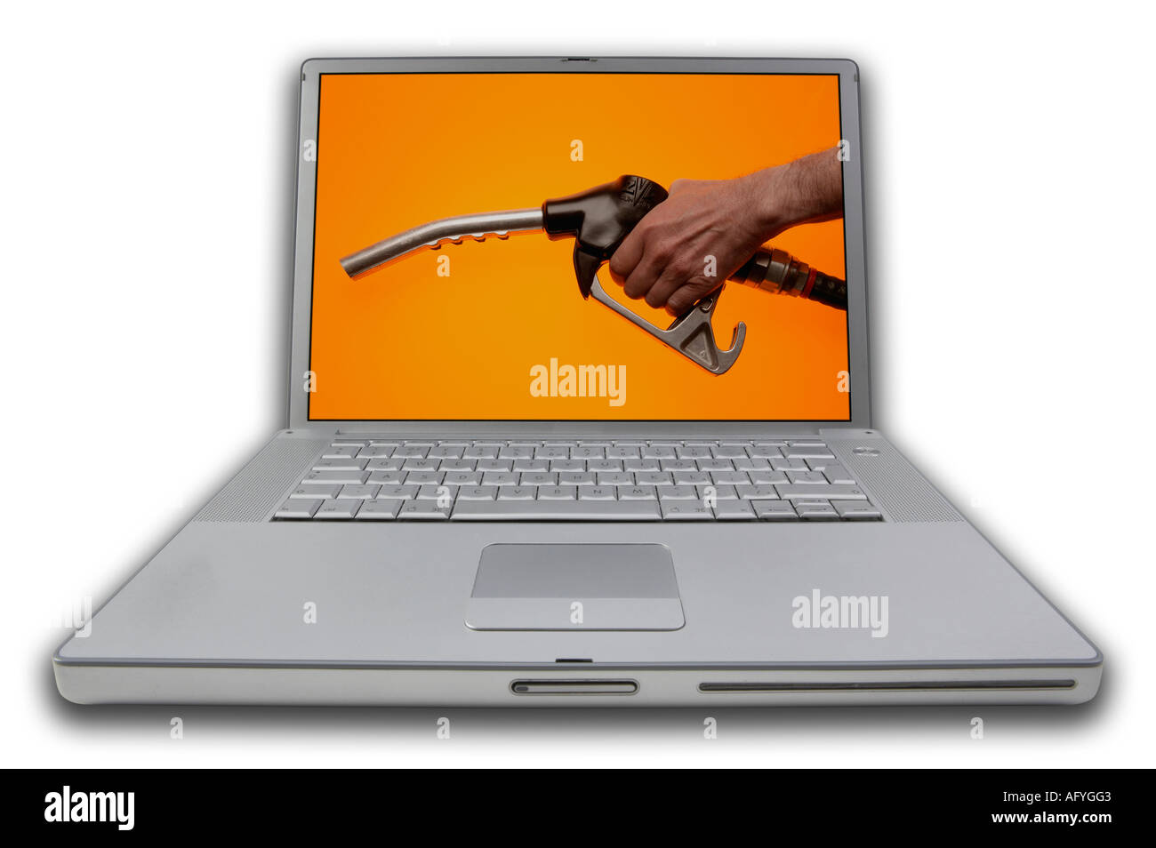 LAP TOP NOTE BOOK PERSONAL COMPUTER con schermo di visualizzazione immagine della mano che tiene la pompa benzina Foto Stock