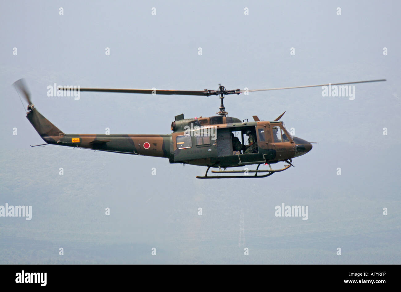 Bell UH-1 Iroquois elicottero del Giappone terra Autodifesa Foerce Foto Stock