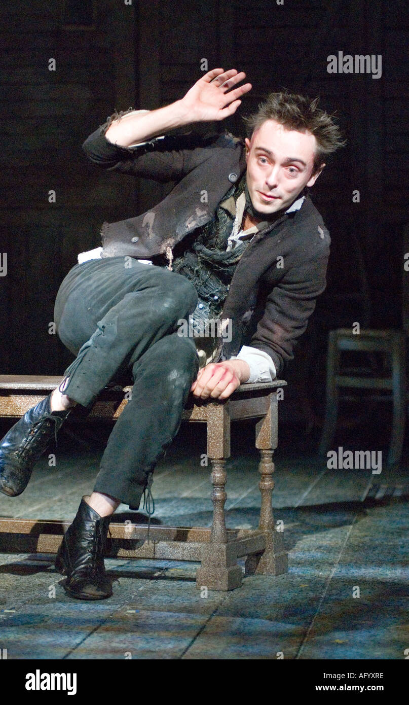 Scena dal gioco The Life and Times of Nicholas Nickleby Charles Dickens, Chichester Festival Theatre, West Sussex, luglio 2006. Foto Stock Scena dal gioco The Life and Times of Nicholas Nickleby Charles Dickens, Chichester Festival Theatre, West Sussex, luglio 2006. Foto Stock
