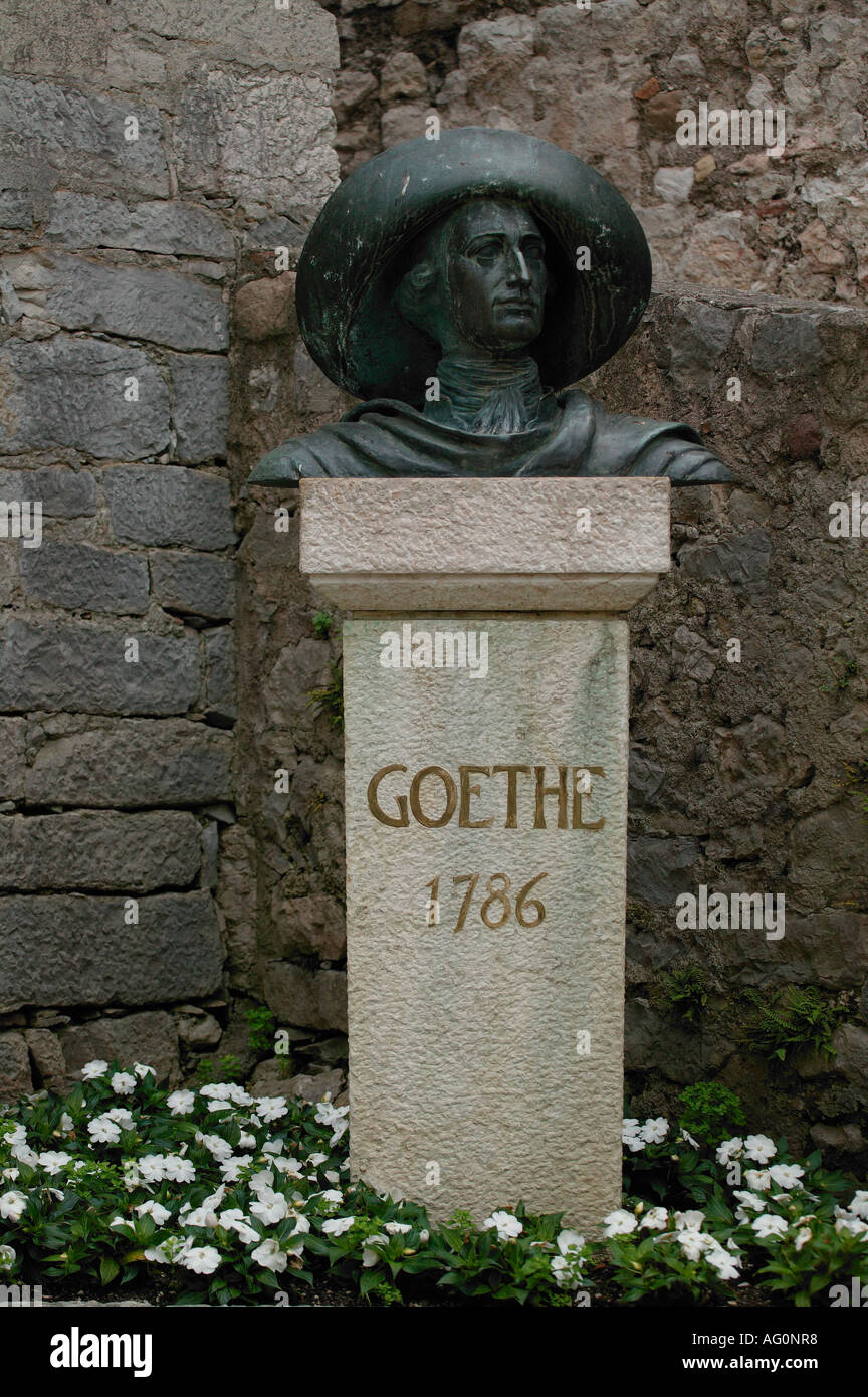 Busto statua di Goethe Malcesine, l'Italia, il Lago di Garda in Europa Foto Stock