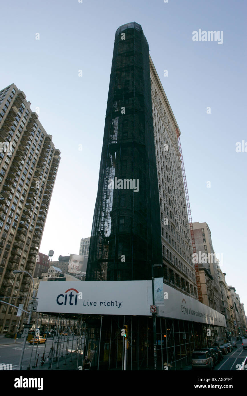 Flatiron Building su Broadway 23rd Street e la Fifth Avenue di New York City New York STATI UNITI D'AMERICA Foto Stock