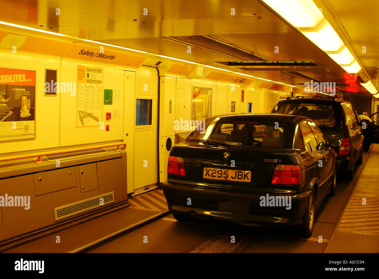 Eurotunnel vetture del treno fermo l'interno Regno Unito Foto Stock