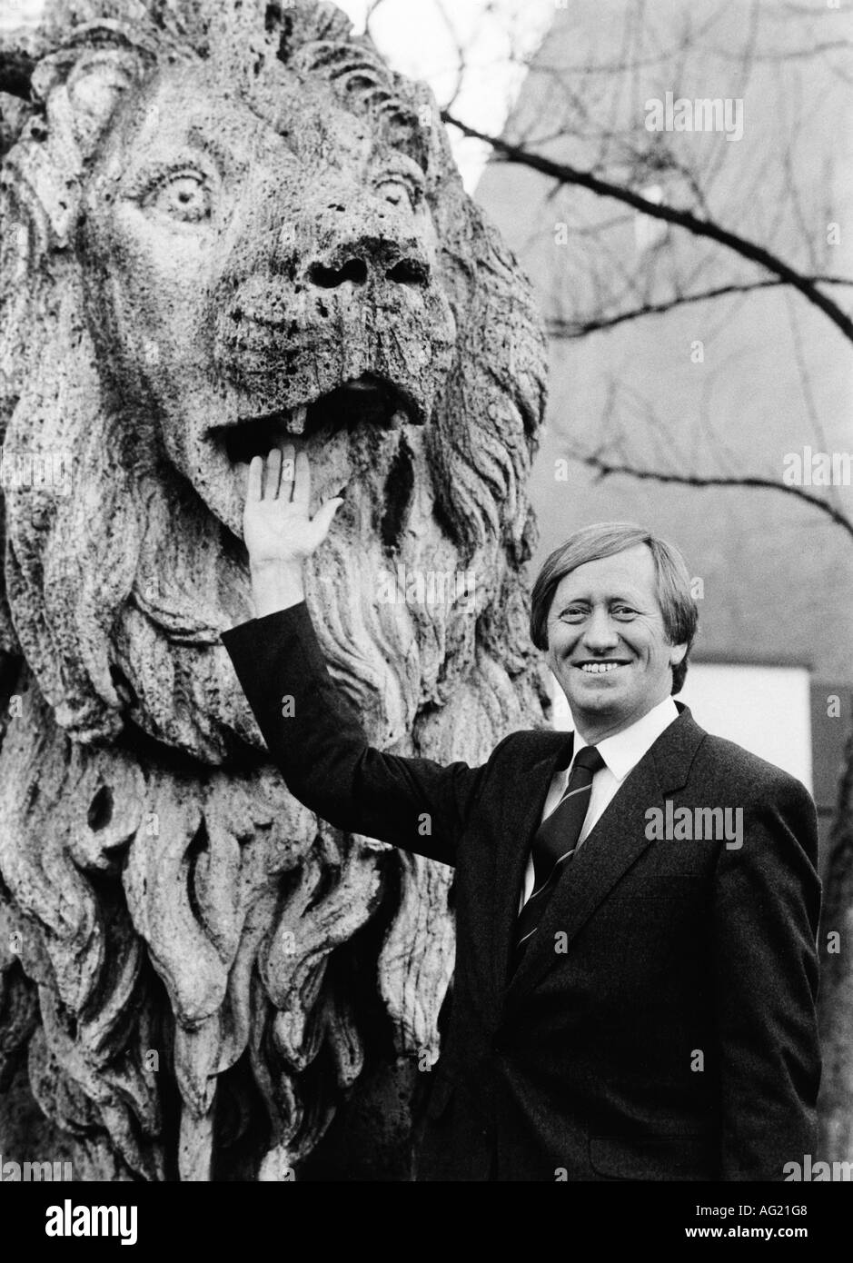 Zehetmair, Hans, * 23.10.1936, politico tedesco (CSU), 1986 - 2003 Segretario di Stato per la Cultura della Baviera, a metà della lunghezza, Accademia cattolica, Monaco di Baviera, 1986, Foto Stock