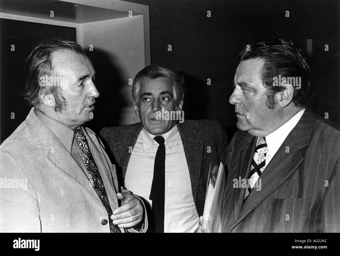 Schönhuber, Franz, 10.1.1923 - 27.11.2005, politico tedesco, (REP), con Franz Josef Strauß e NIP, 1980s, Foto Stock