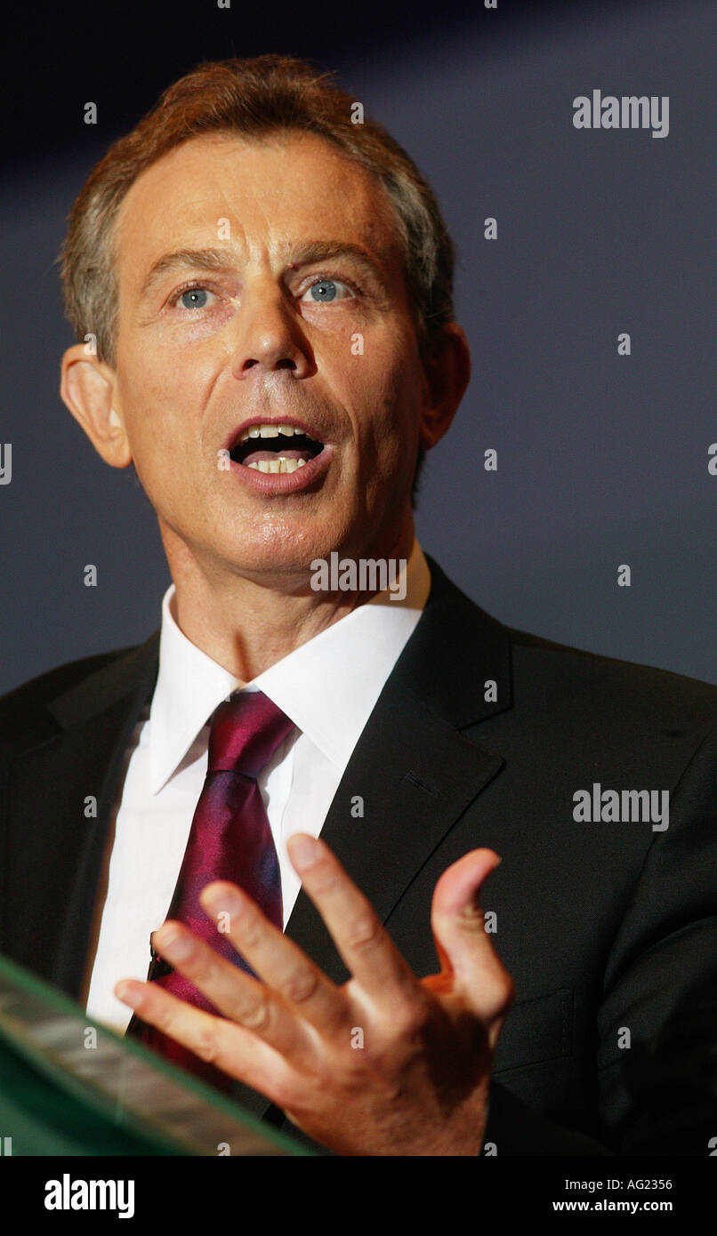 Il primo ministro Tony Blair MP visto durante il Partito laburista di Bournemouth Conferenza 2003 Foto Stock