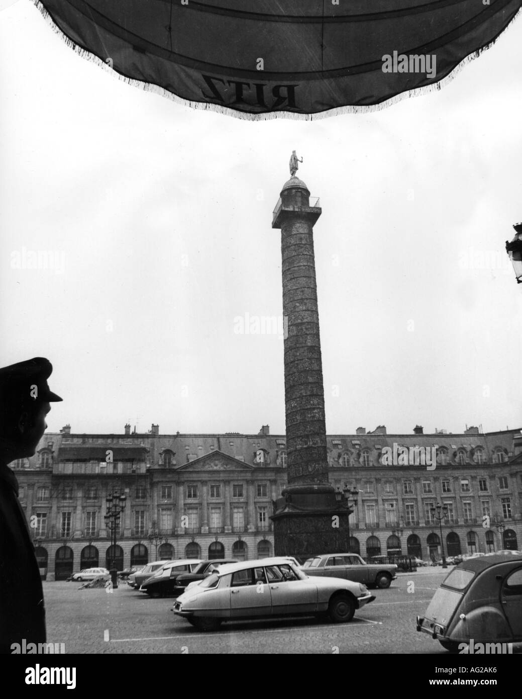 Geografia/viaggio, Francia, Parigi, Place Vendome, vista dall'Hotel Ritz, 1969, Foto Stock