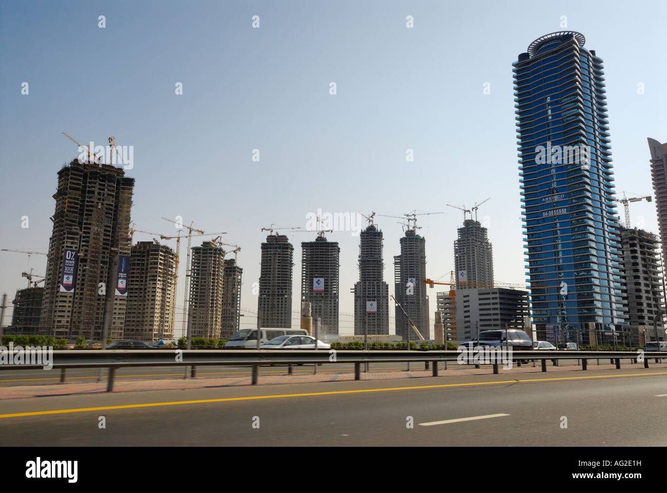 Sito in costruzione lungo la Sheikh Zayed Road, Dubai, Emirati Arabi Uniti Foto Stock