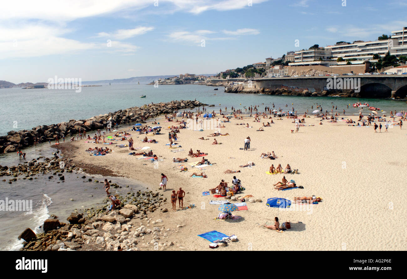 Francia Marseille Beach in scena la città chiamata La Plage des Prophetes off Corniche Kennedy Foto Stock