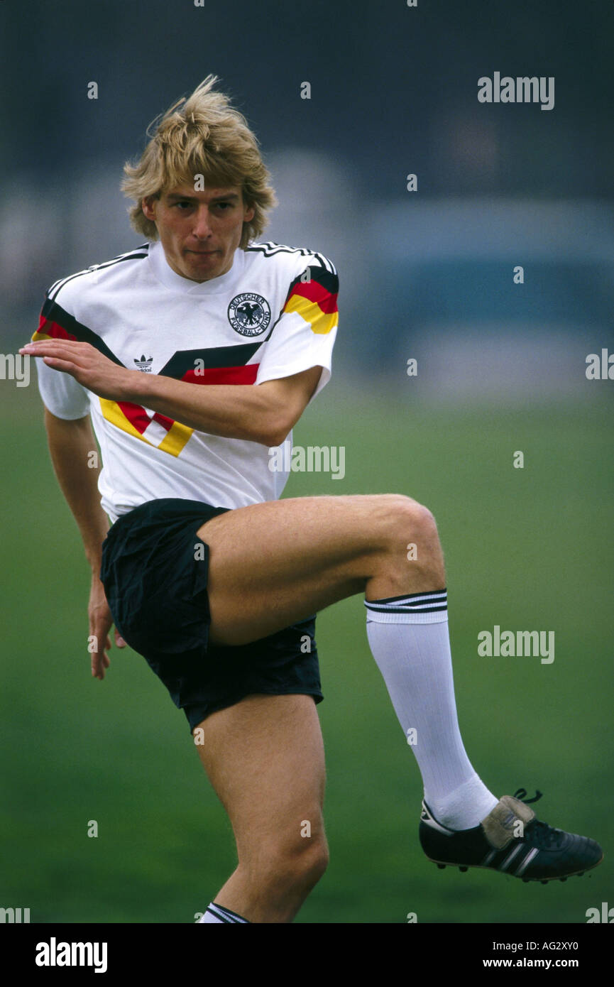 Klinsmann, Jürgen, * 30.7.1964, atleta tedesco (calcio/calcio), a metà lunghezza, 1988, Foto Stock