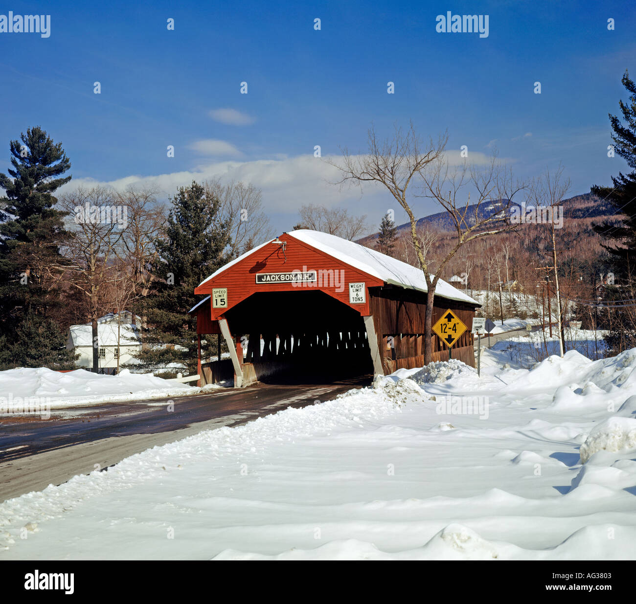 Ponte coperto in Jackson New Hampshire in inverno Foto Stock