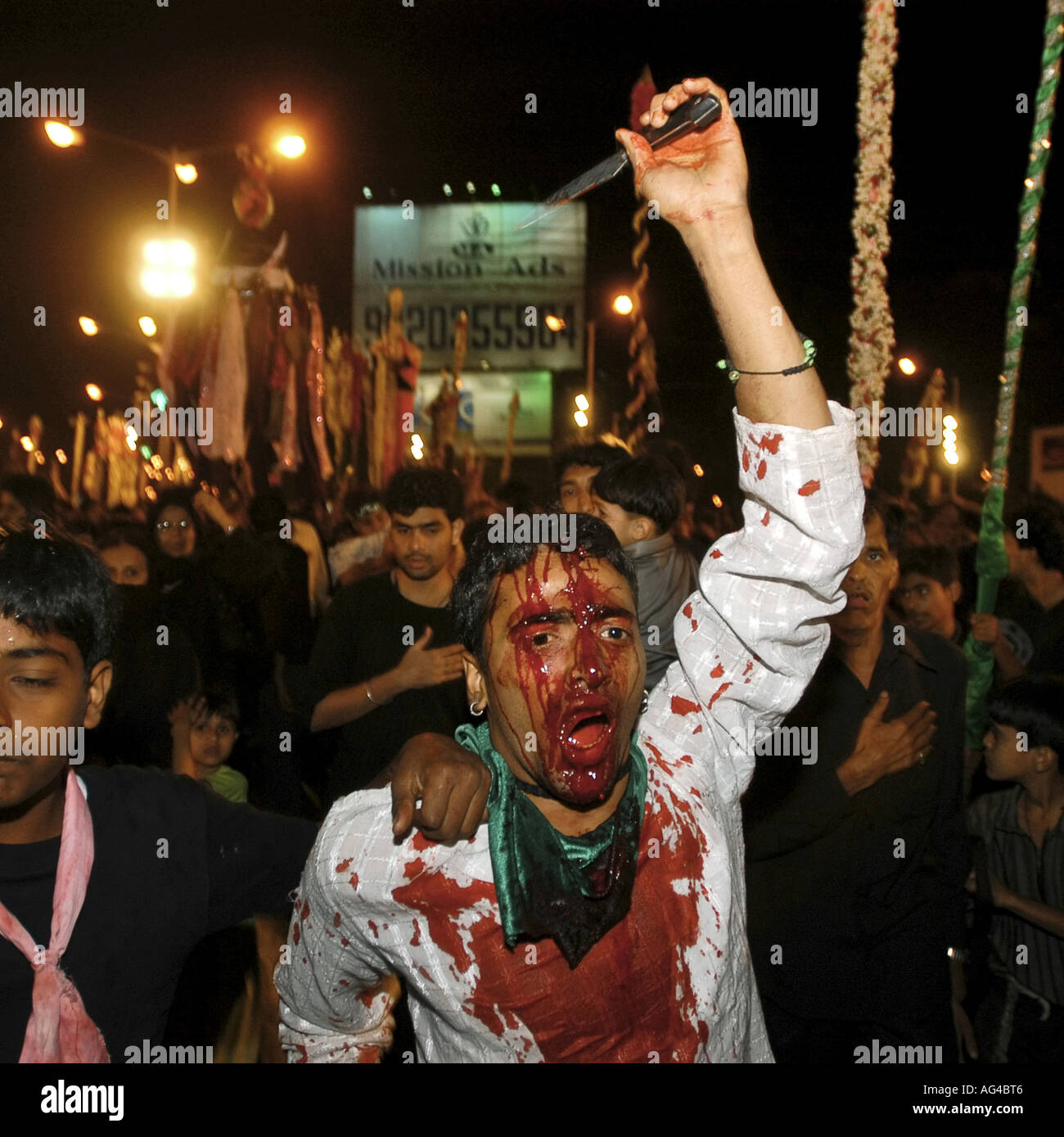 ARF79280 Shia musulmani indiani facendo kama ka mataam durante Moharrum Foto Stock