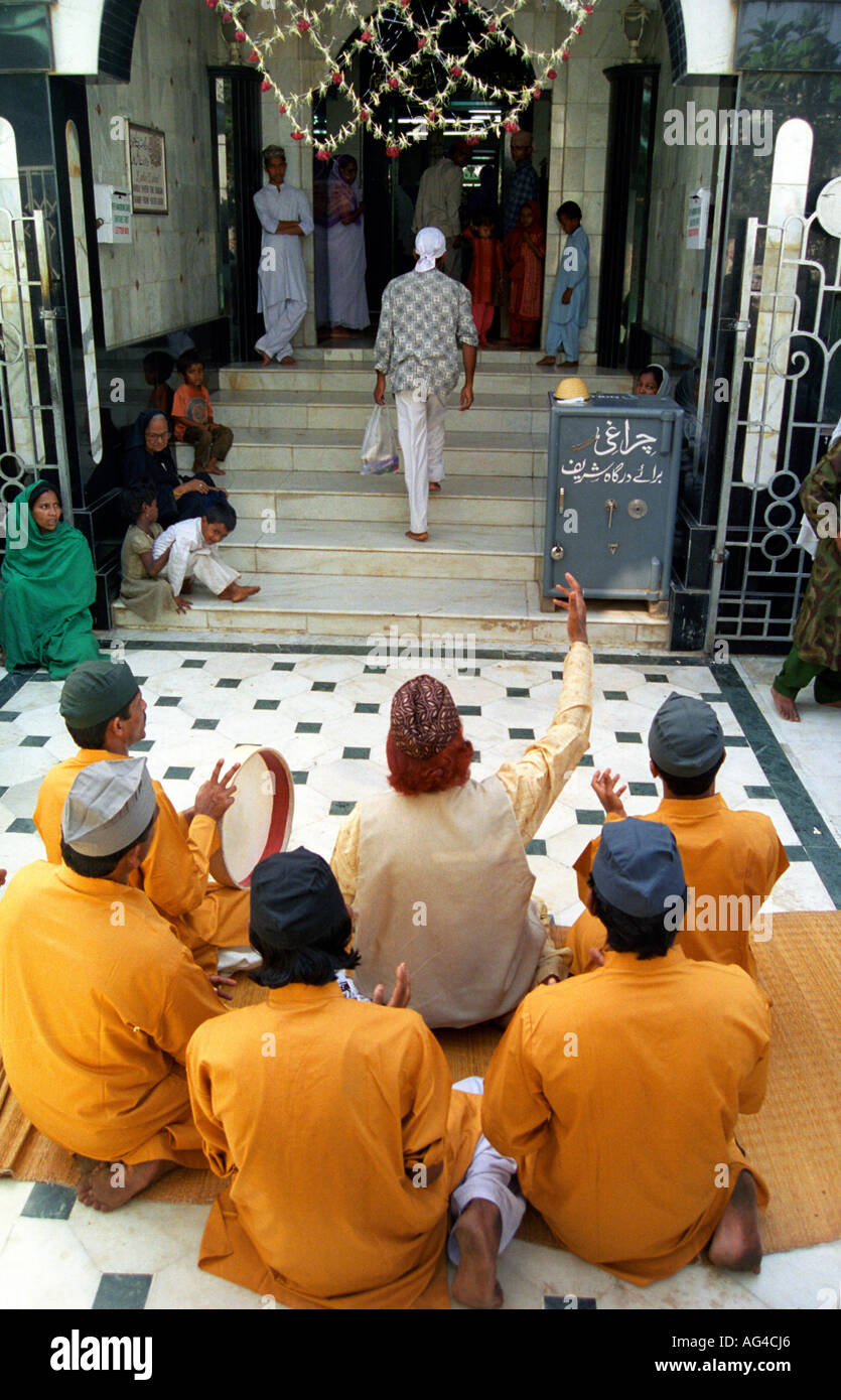 ASB cantanti79432 Qawaali di canto e di sufi kalam canzoni in India Foto Stock