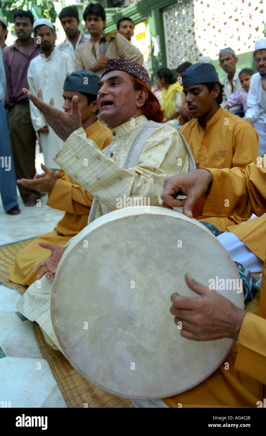 ASB cantanti79434 Qawaali di canto e di sufi kalam canzoni in India Foto Stock