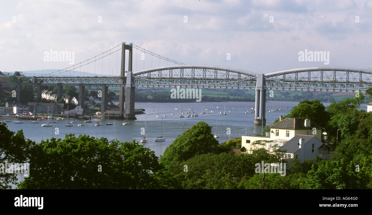 Regno Unito Inghilterra Devon Plymouth ponti sul fiume Tamar Foto Stock