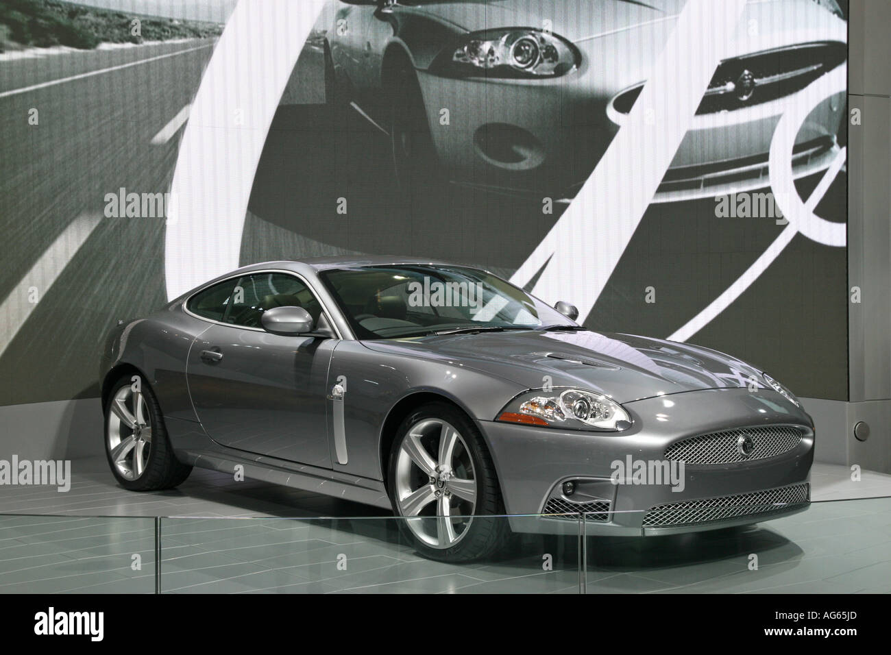 Jaguar XK8 2dr Coupe al 2006 British International Motor Show a Londra Docklands Excel REGNO UNITO Foto Stock