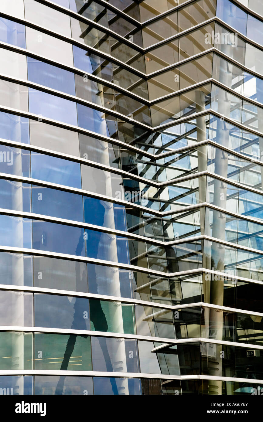 Riflessi di vetro, Christchurch Art Gallery, Nuova Zelanda Foto Stock