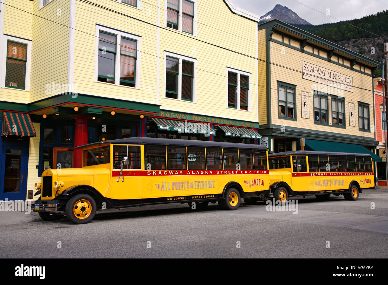 Gli autobus od in centro storico di Skagway Alaska Foto Stock