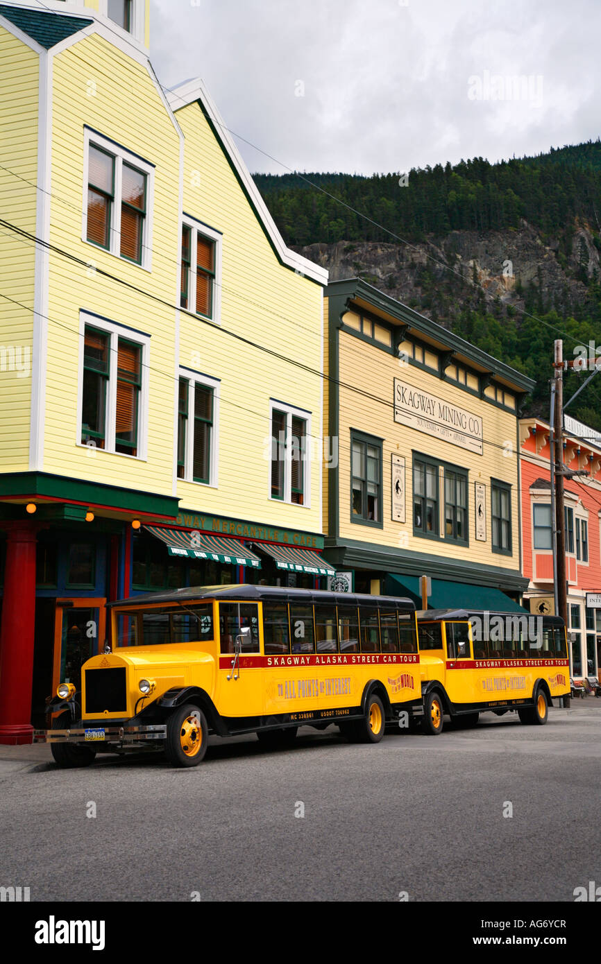 Gli autobus od in centro storico di Skagway Alaska Foto Stock