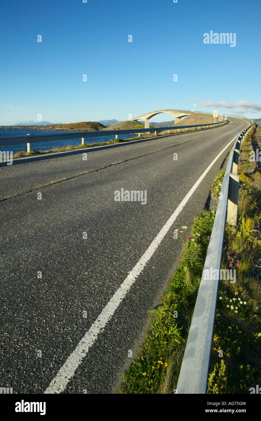 Il Atlantic Road More og Romsdal Norvegia il ponte Storseisundbrua Foto Stock