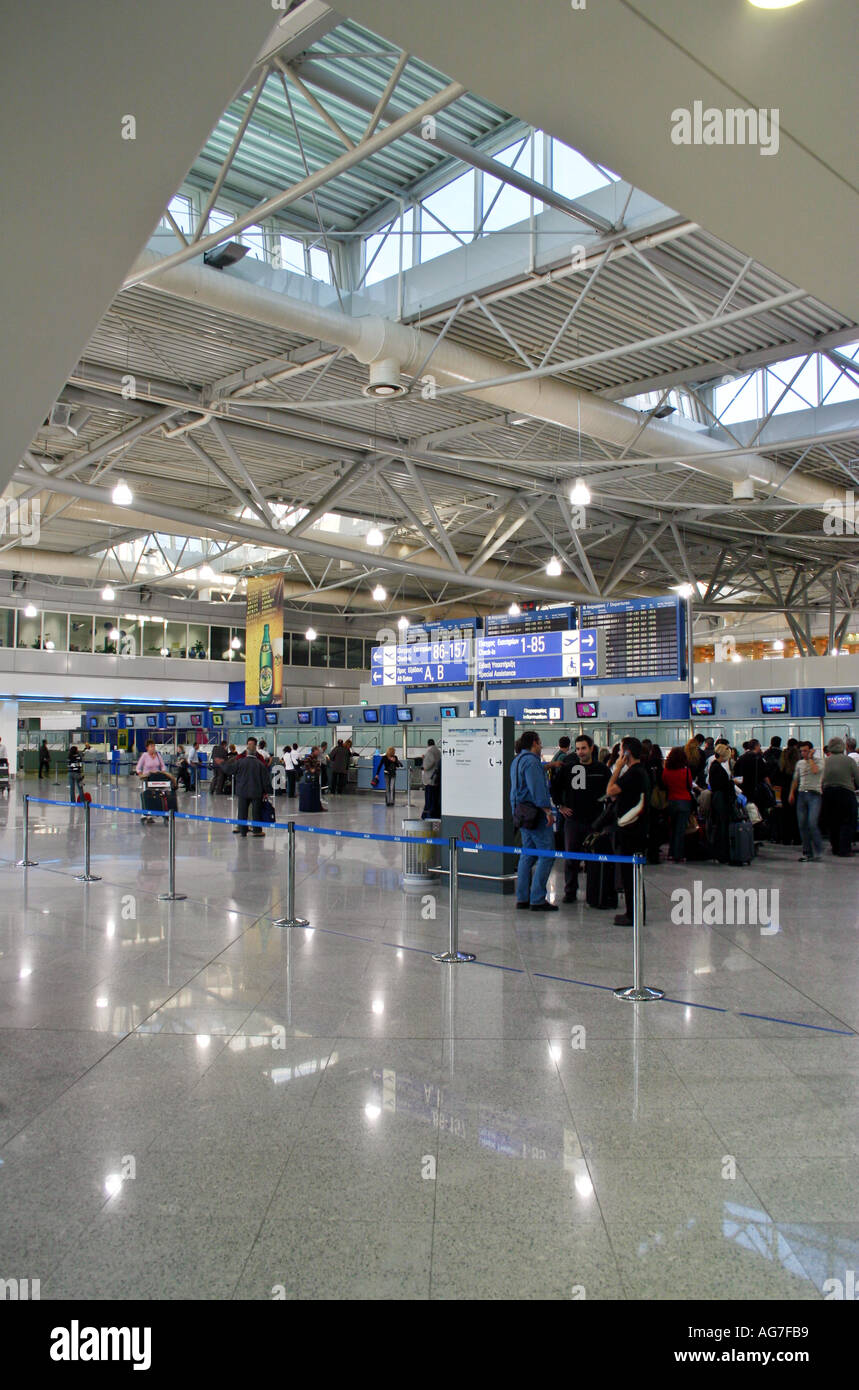 Eleftherios Venizelos Airport pubblica vista interna area check in Atene Grecia Foto Stock